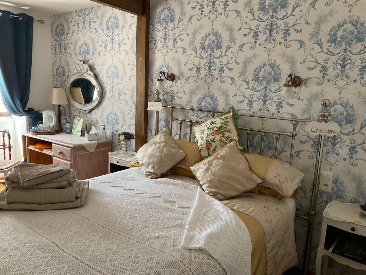 Le Jardin De Rose 24 Feuillebert Romagne 86700 Bed & Breakfast Eksteriør bilde